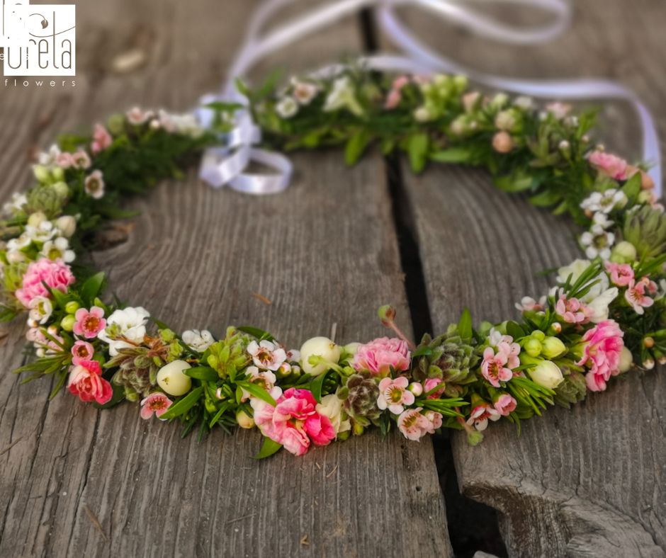 wianki komunijne online, kurs tworzenia wiank&oacute;w komunijnych, wianki komunijne z żywych kwiat&oacute;w, wianki komunijne ze sztucznych kwiat&oacute;w, dekoracje komunijne florystyczne, kompozycje komunijne, jak zrobić wianek komunijny, wianki komunijne DIY, wianki komunijne krok po kroku, inspiracje wianki komunijne, zasady tworzenia wiank&oacute;w komunijnych, planowanie dekoracji komunijnych kurs, kurs wiank&oacute;w komunijnych online Polska, wianki komunijne handmade, pomysły na wianki komunijne, GretaFlowers wianki komunijne, akademia florystyczna online, szkolenie florystyczne online Polska, florystyka od podstaw kurs, akademia gretaflowers, szkoła gretaflowers, kwiaciarnia gretaflowers Bor&oacute;wiec, Katarzyna Greta GrondkowskaKWIACIARNIA GRETAFLOWERS W BOR&Oacute;WCU