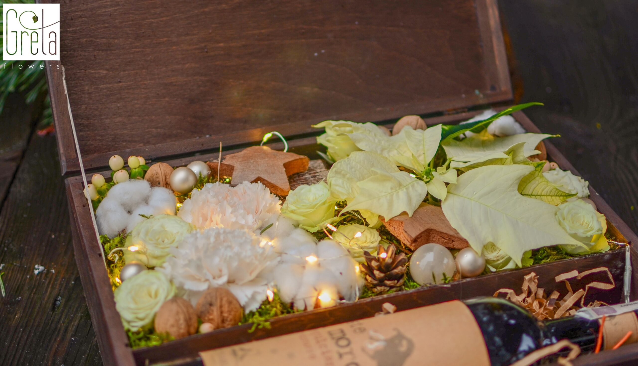 świąteczny flowerbox w 90 minut online, kurs tworzenia flowerbox&oacute;w świątecznych, flowerboxy z żywych kwiat&oacute;w, flowerboxy ze sztucznych kwiat&oacute;w, dekoracje świąteczne florystyczne, kompozycje flowerbox świąteczne, jak zrobić flowerbox świąteczny, flowerbox DIY, flowerbox krok po kroku, inspiracje flowerbox świąteczne, zasady tworzenia flowerbox&oacute;w, planowanie dekoracji świątecznych kurs, kurs flowerbox&oacute;w świątecznych online Polska, flowerboxy handmade, pomysły na flowerbox świąteczny, GretaFlowers flowerbox świąteczny, akademia florystyczna online, szkolenie florystyczne online Polska, florystyka od podstaw kurs, akademia gretaflowers, szkoła gretaflowers, kwiaciarnia gretaflowers Bor&oacute;wiec, Katarzyna Greta Grondkowska